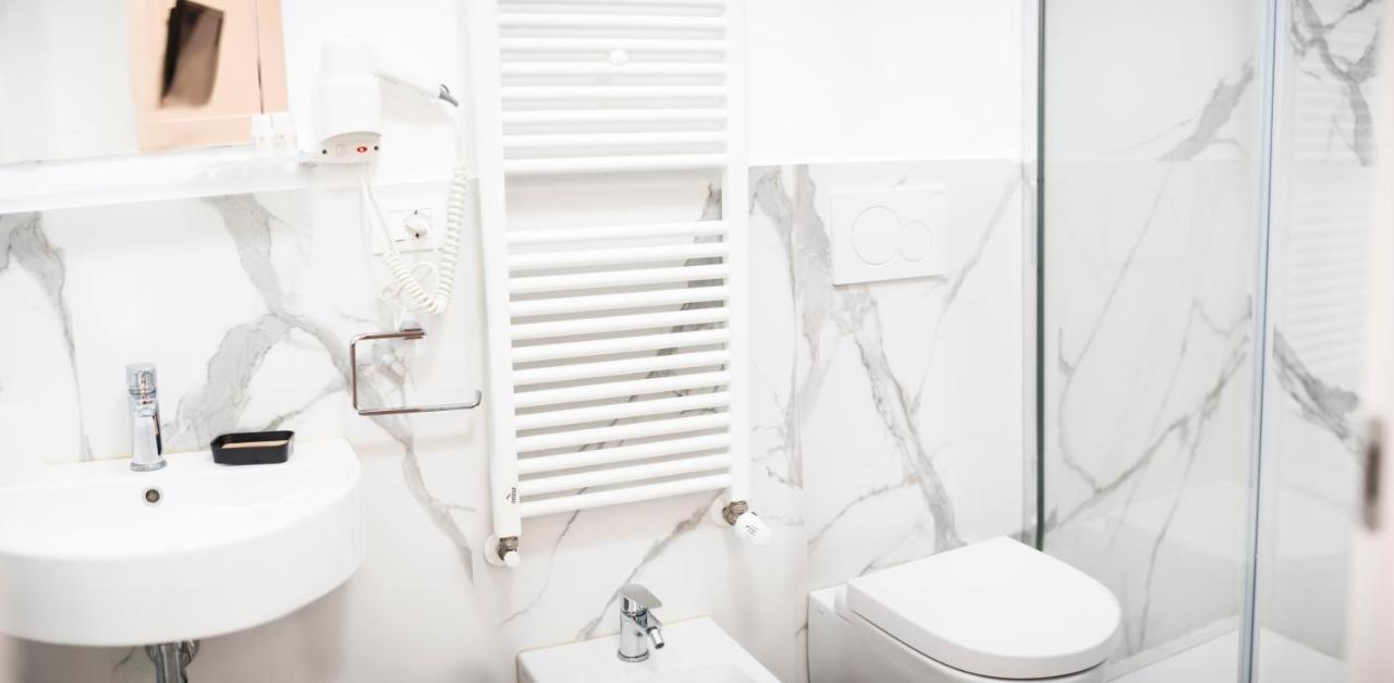 Double Room with Patio,1224986225:JPEG